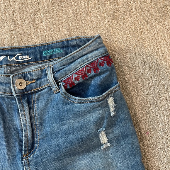 3/$20 Floral Fringe Jeans - Picture 6 of 9